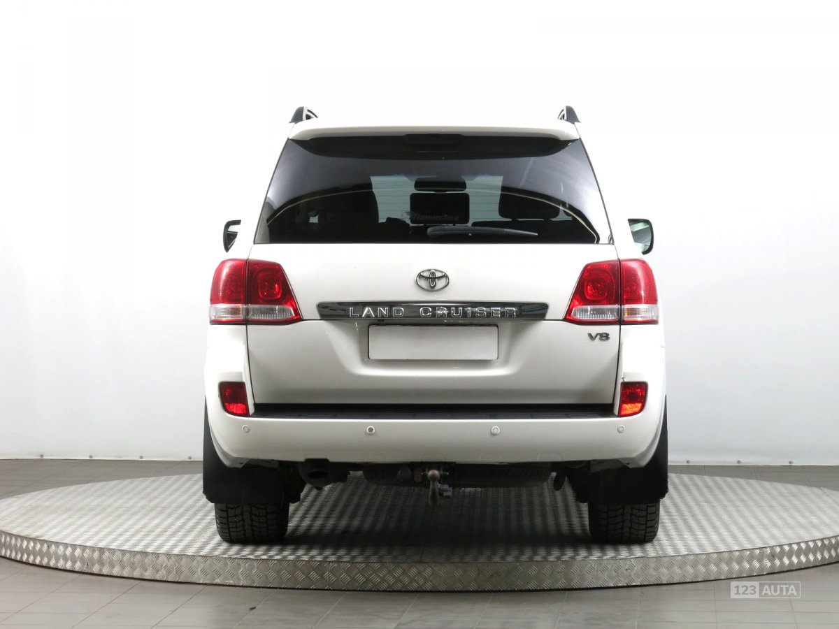 Toyota Land Cruiser V8, 2010 - pohled č. 6