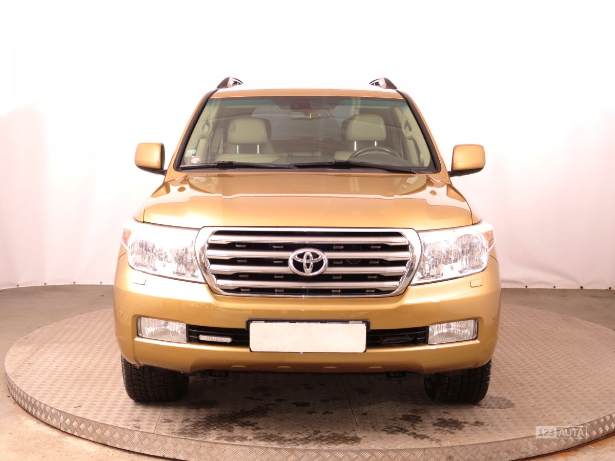 Toyota Land Cruiser V8, 2008 - pohled č. 2