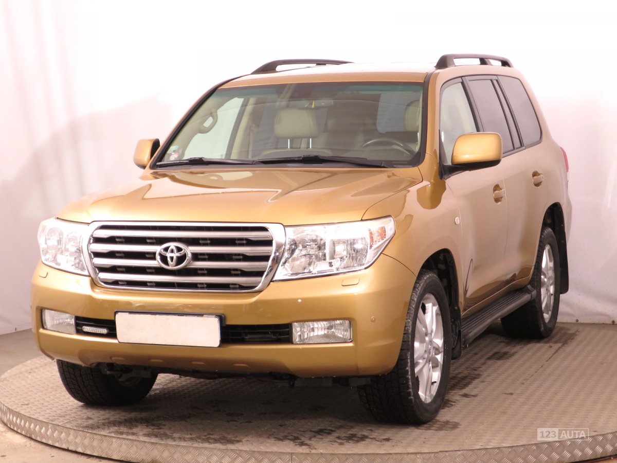 Toyota Land Cruiser V8, 2008 - pohled č. 3