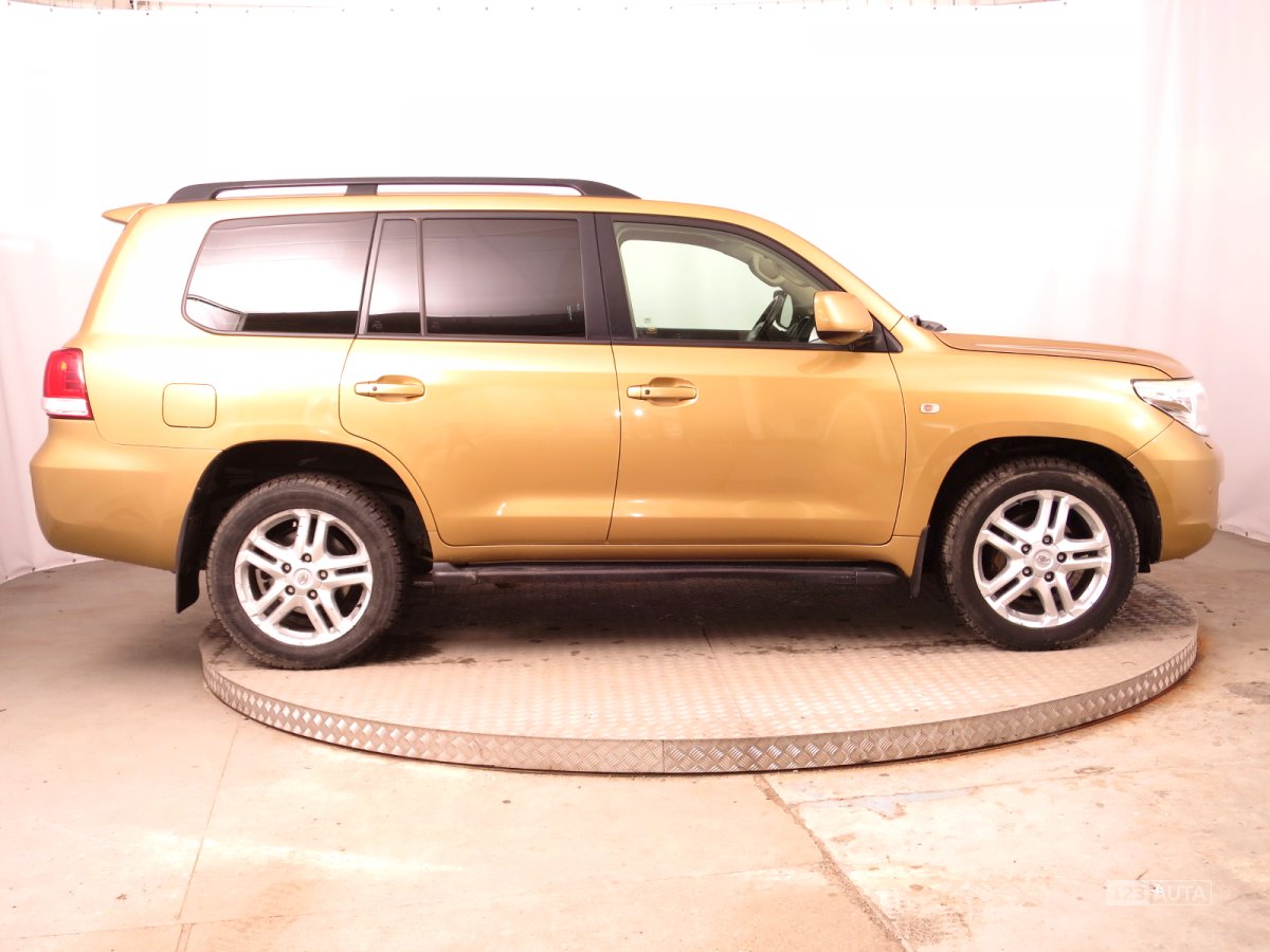 Toyota Land Cruiser V8, 2008 - pohled č. 8