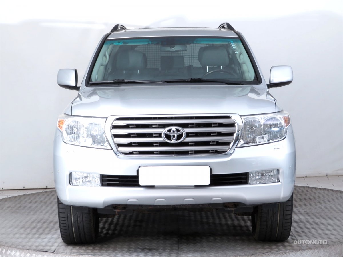 Toyota Land Cruiser V8, 2012 - pohled č. 2