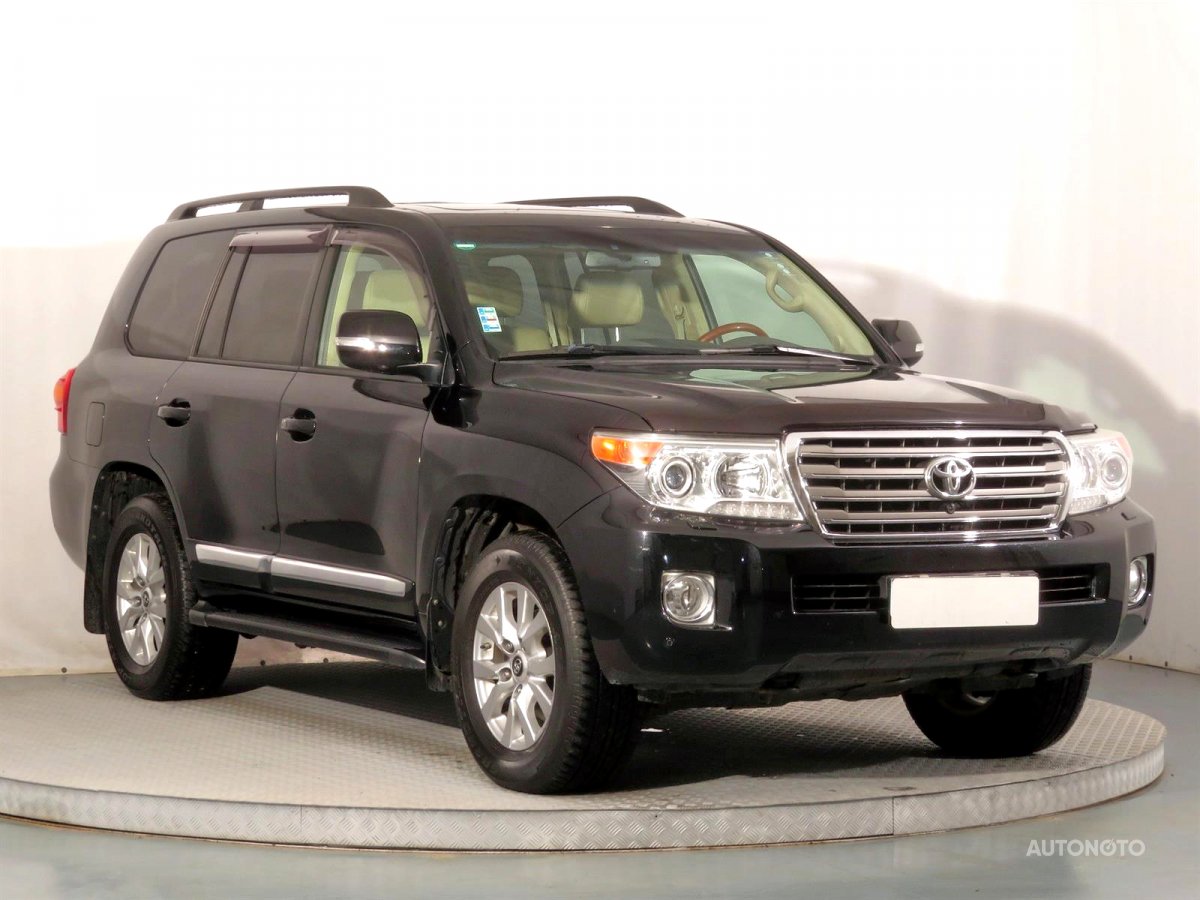 Toyota Land Cruiser V8, 2014 - celkový pohled