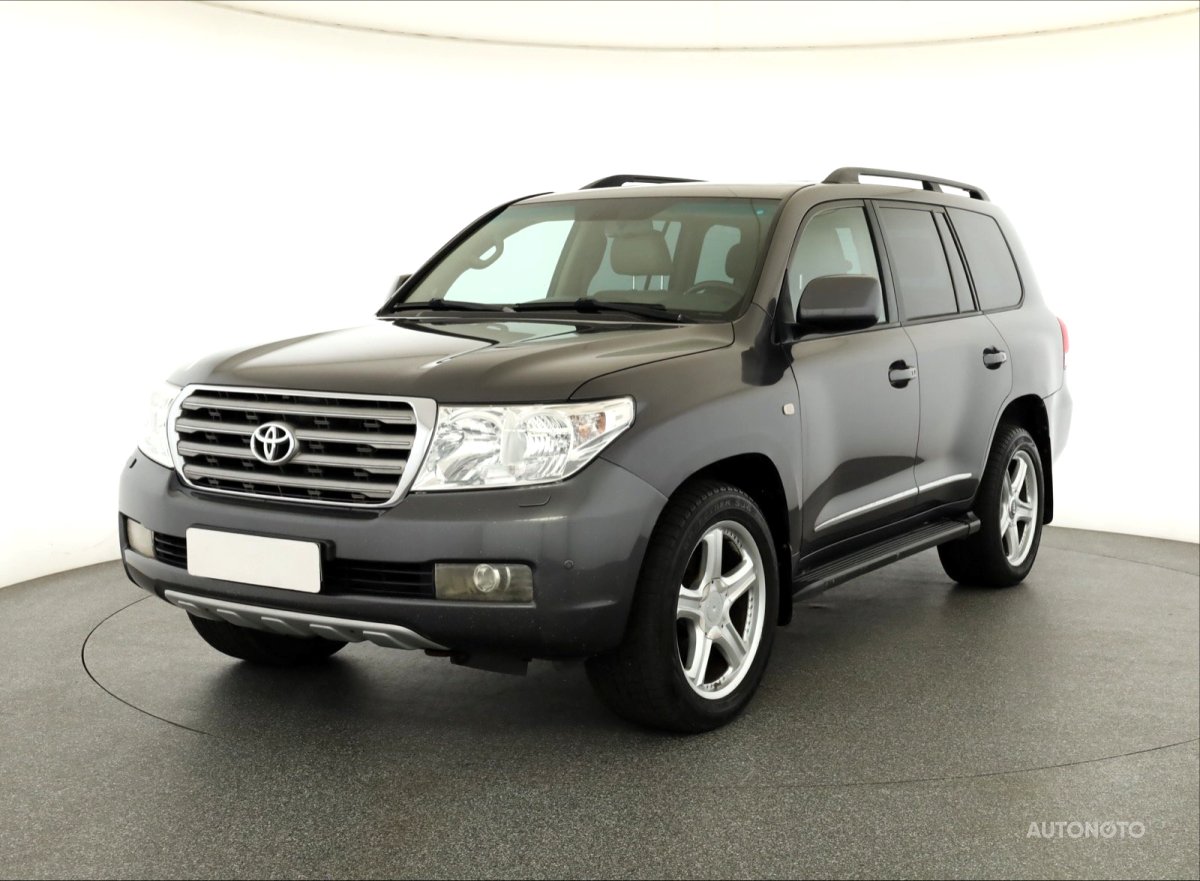 Toyota Land Cruiser V8, 2008 - pohled č. 3