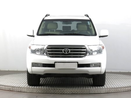 Toyota Land Cruiser V8, 2010 - pohled č. 2