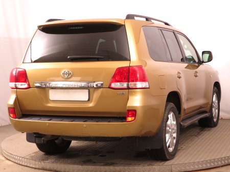 Toyota Land Cruiser V8, 2008 - pohled č. 7