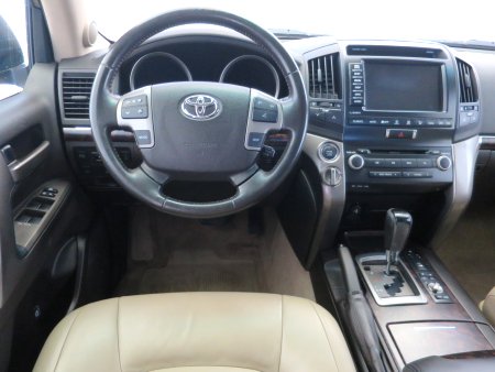 Toyota Land Cruiser V8, 2008 - pohled č. 9