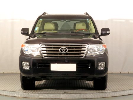 Toyota Land Cruiser V8, 2014 - pohled č. 2