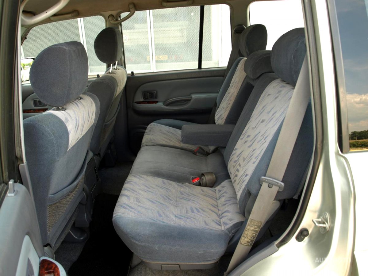 Toyota Land Cruiser, 2000 - pohled č. 10