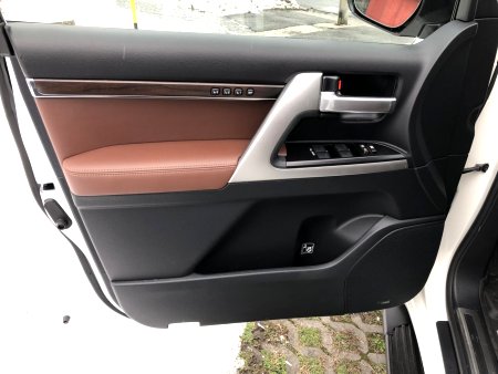 Toyota Land Cruiser, 2020 - pohled č. 10