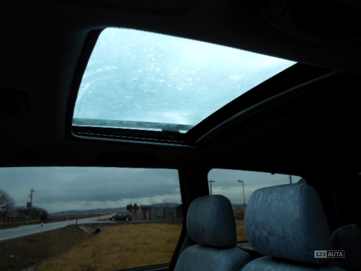 Toyota Previa, 2001 - pohled č. 12