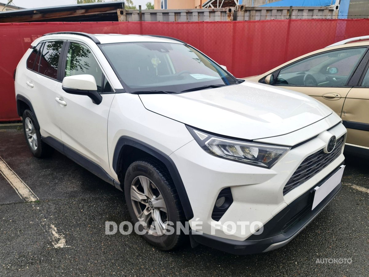 Toyota RAV4, 2020 - celkový pohled