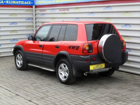 Toyota RAV4, 1997 - pohled č. 4