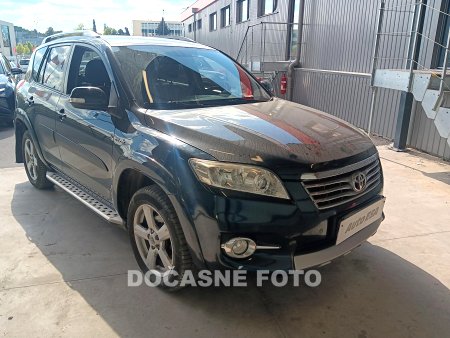 Toyota RAV4, 2011