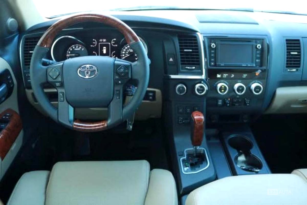 Toyota Sequoia, 2020 - pohled č. 10