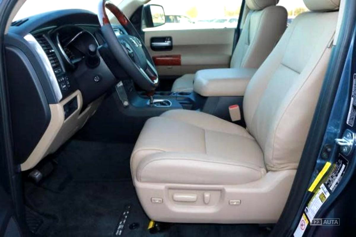 Toyota Sequoia, 2020 - pohled č. 6