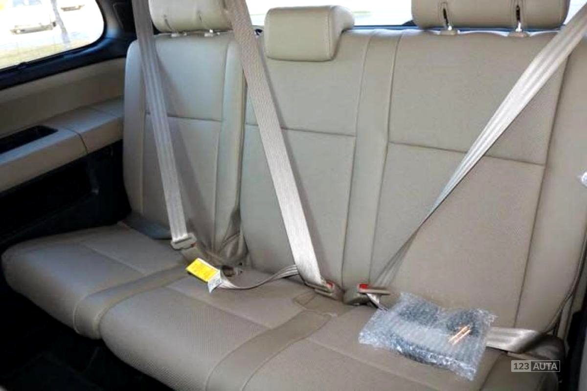 Toyota Sequoia, 2020 - pohled č. 9