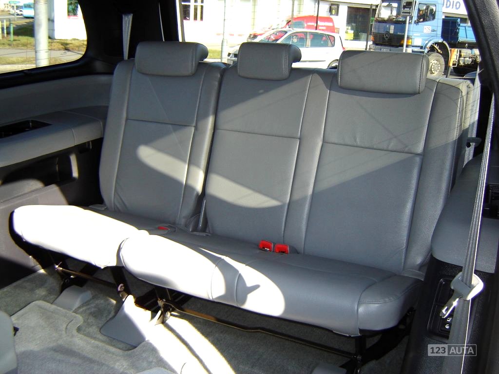 Toyota Sequoia, 2018 - pohled č. 17