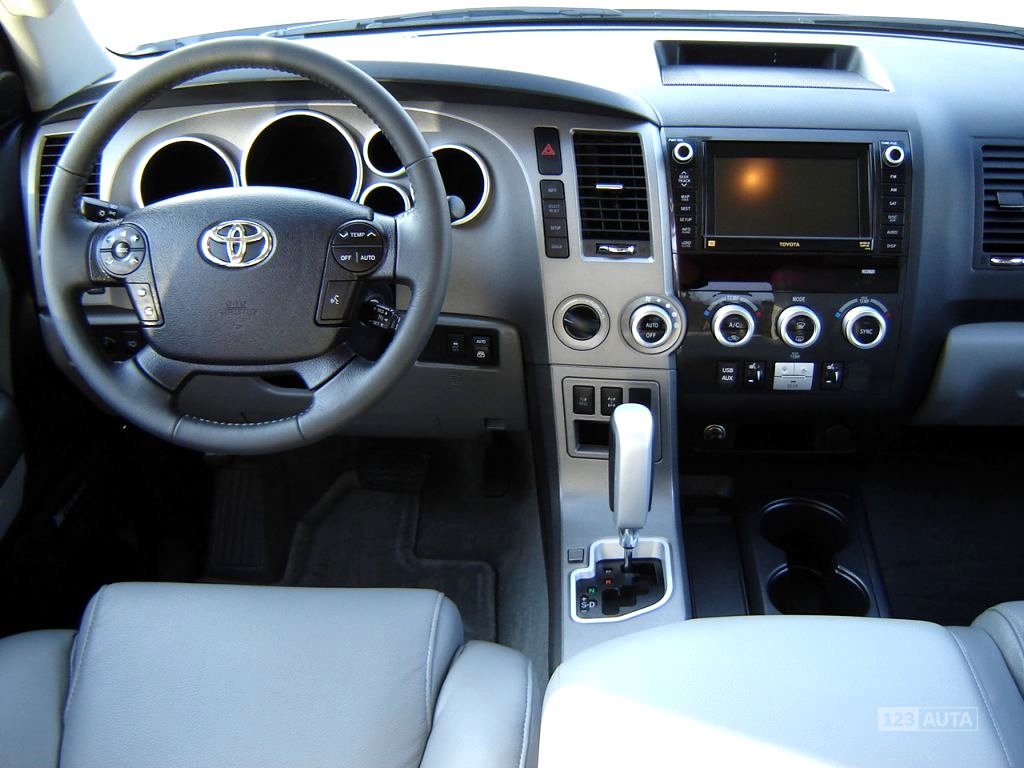 Toyota Sequoia, 2018 - pohled č. 18