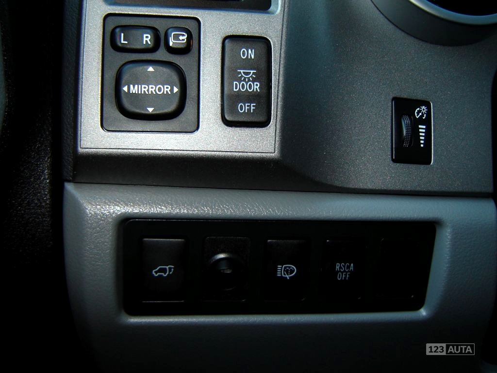 Toyota Sequoia, 2018 - pohled č. 22