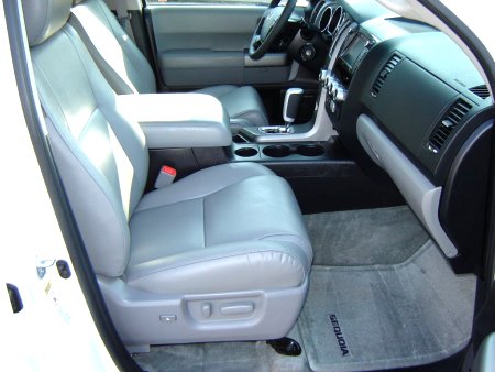 Toyota Sequoia, 2018 - pohled č. 12