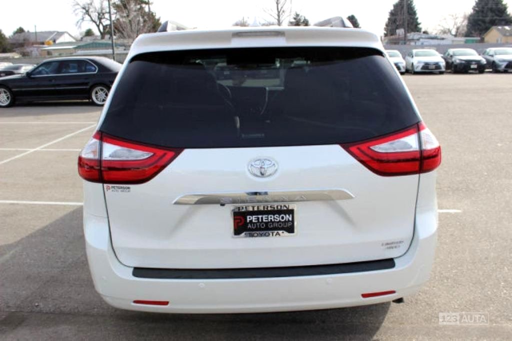 Toyota Sienna, 2020 - pohled č. 4