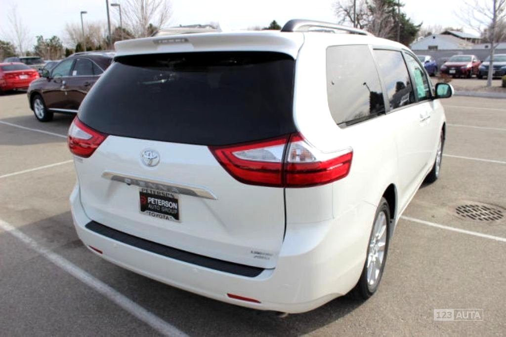 Toyota Sienna, 2020 - pohled č. 5