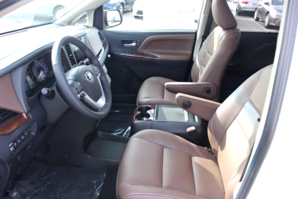 Toyota Sienna, 2020 - pohled č. 8