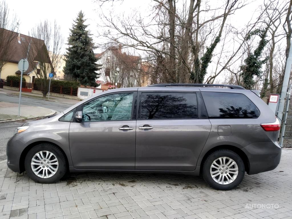 Toyota Sienna, 2016 - pohled č. 2
