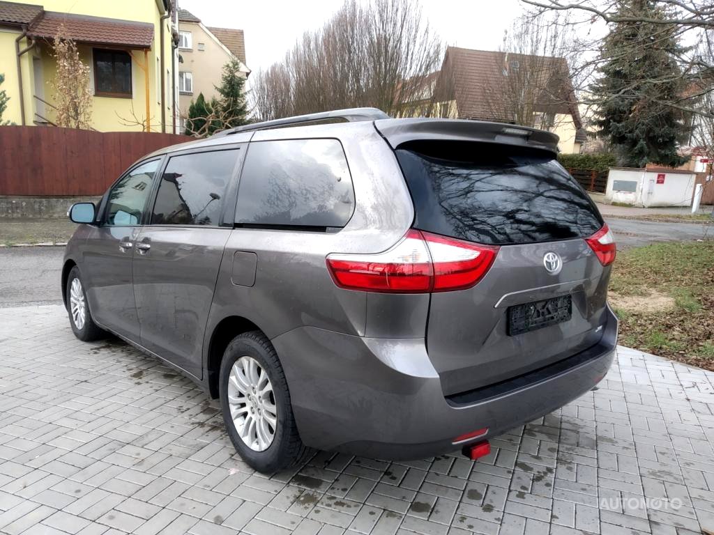Toyota Sienna, 2016 - pohled č. 3