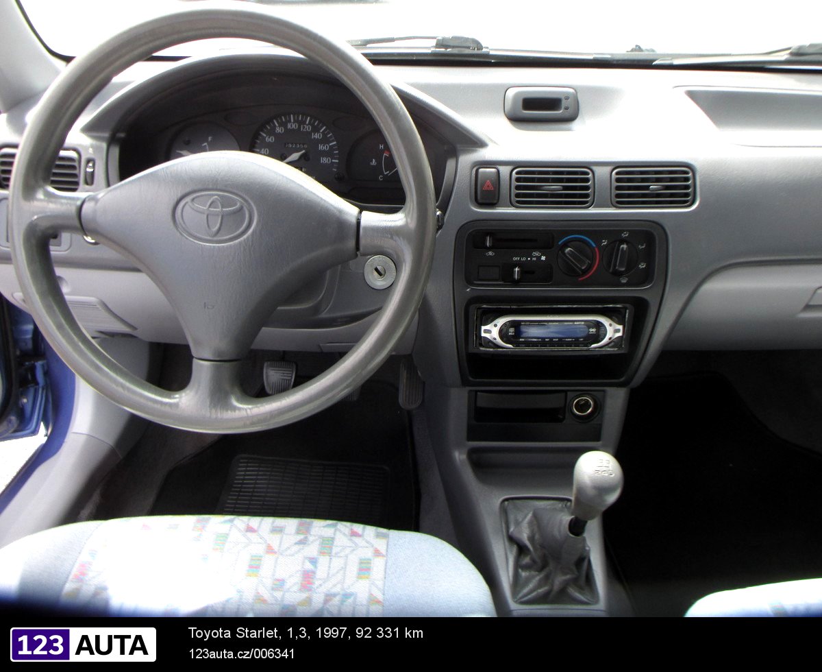 Toyota Starlet, 1997 - pohled č. 12