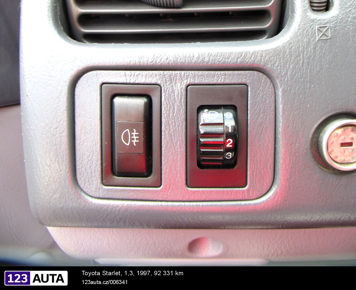 Toyota Starlet, 1997 - pohled č. 19
