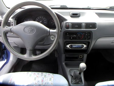 Toyota Starlet, 1997 - pohled č. 12