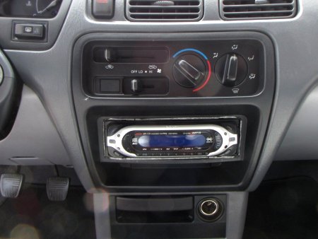 Toyota Starlet, 1997 - pohled č. 13