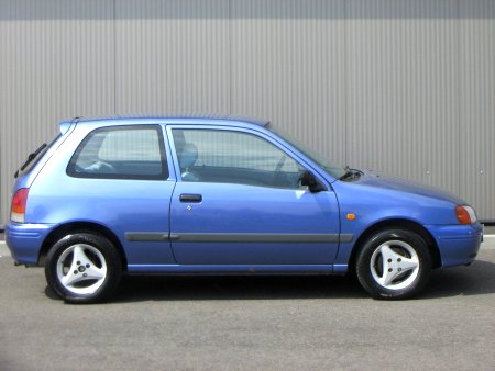 Toyota Starlet, 1997 - pohled č. 4