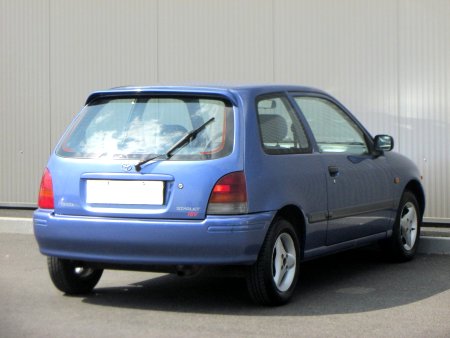 Toyota Starlet, 1997 - pohled č. 5