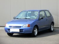Toyota Starlet, 1997 - pohled č. 3