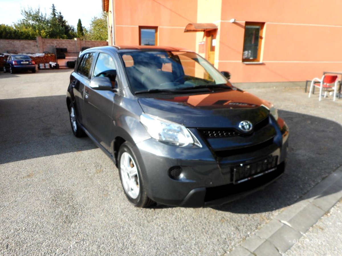 Toyota Urban Cruiser, 2011 - celkový pohled