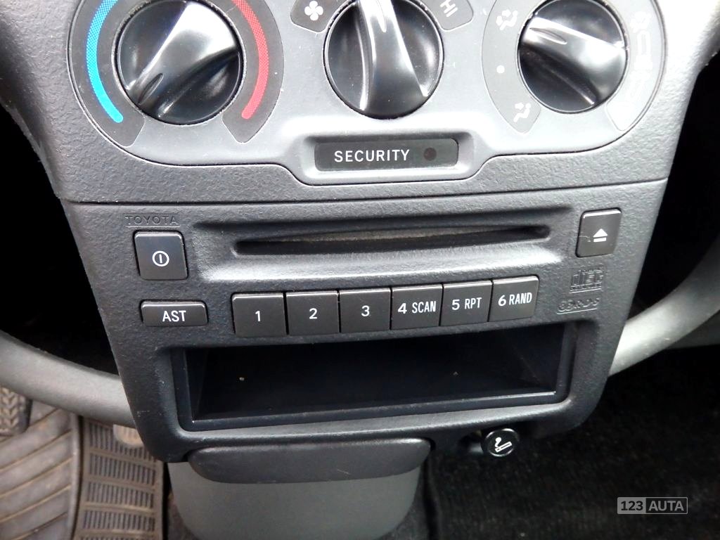 Toyota Yaris, 2003 - pohled č. 13