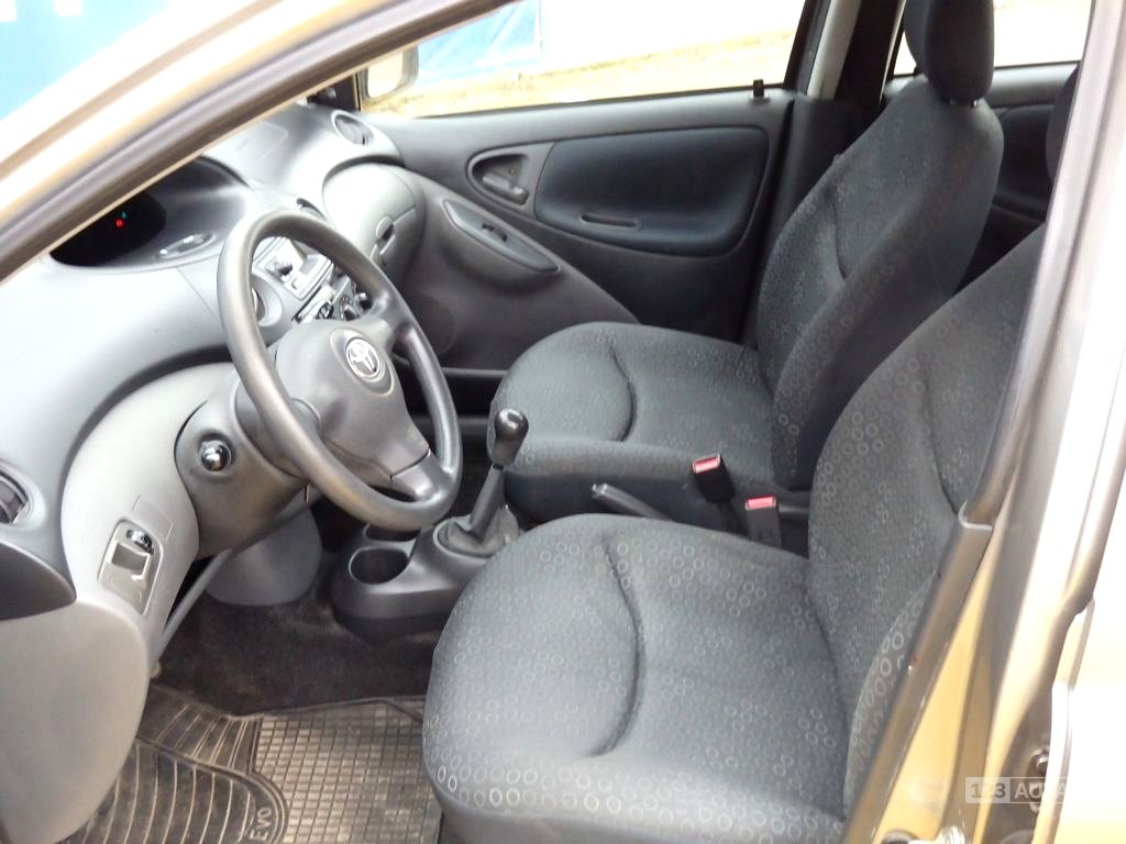 Toyota Yaris, 2003 - pohled č. 7