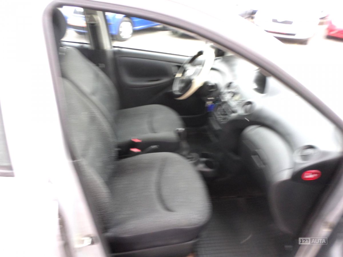 Toyota Yaris, 2004 - pohled č. 13