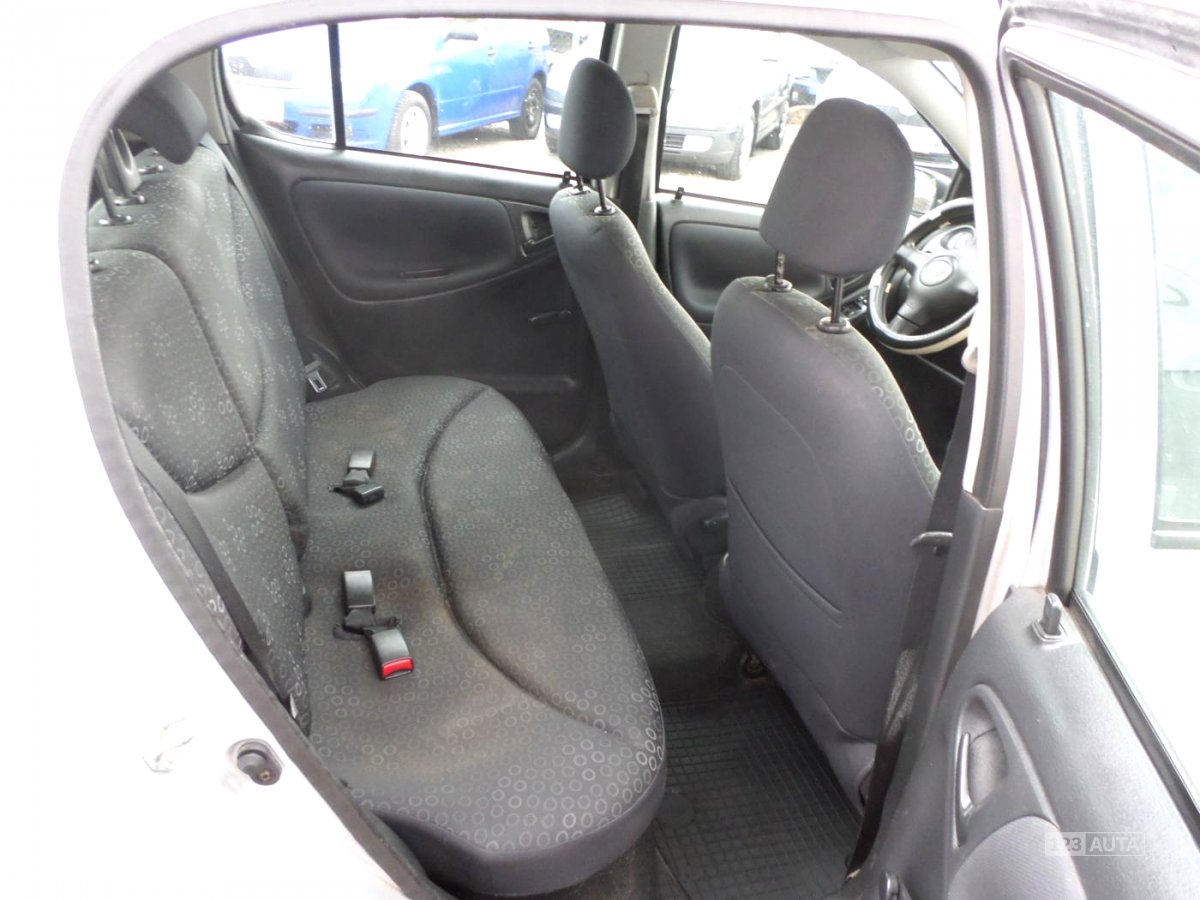 Toyota Yaris, 2004 - pohled č. 16