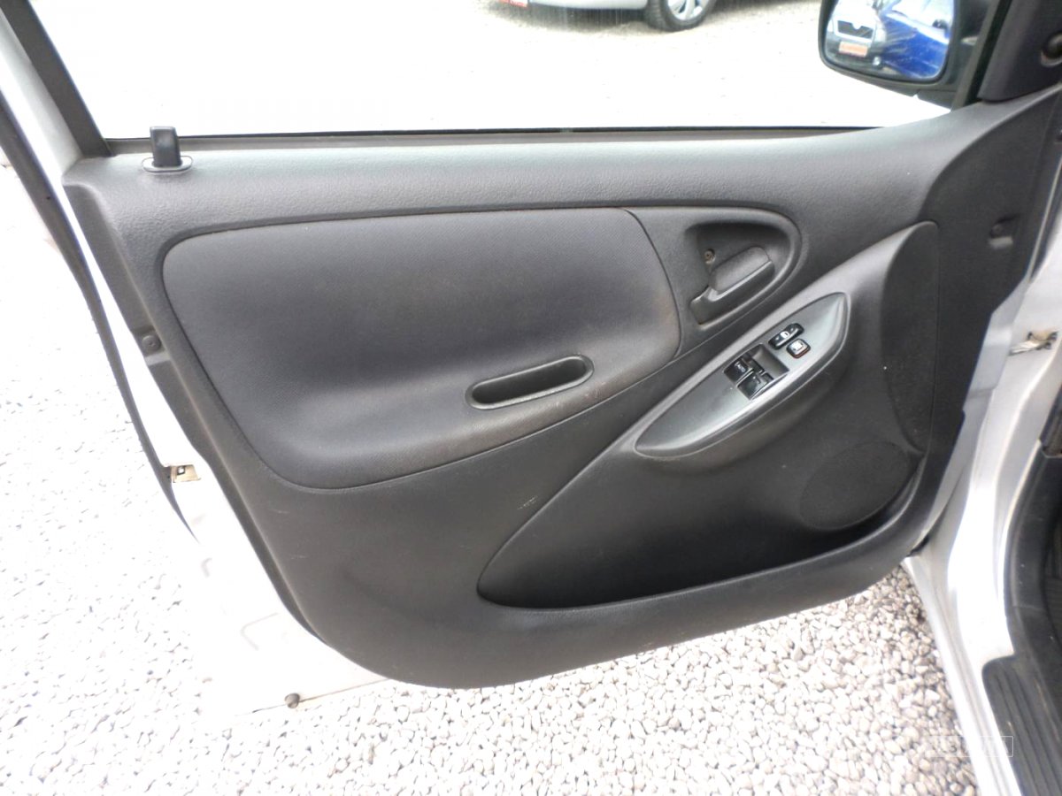 Toyota Yaris, 2004 - pohled č. 17