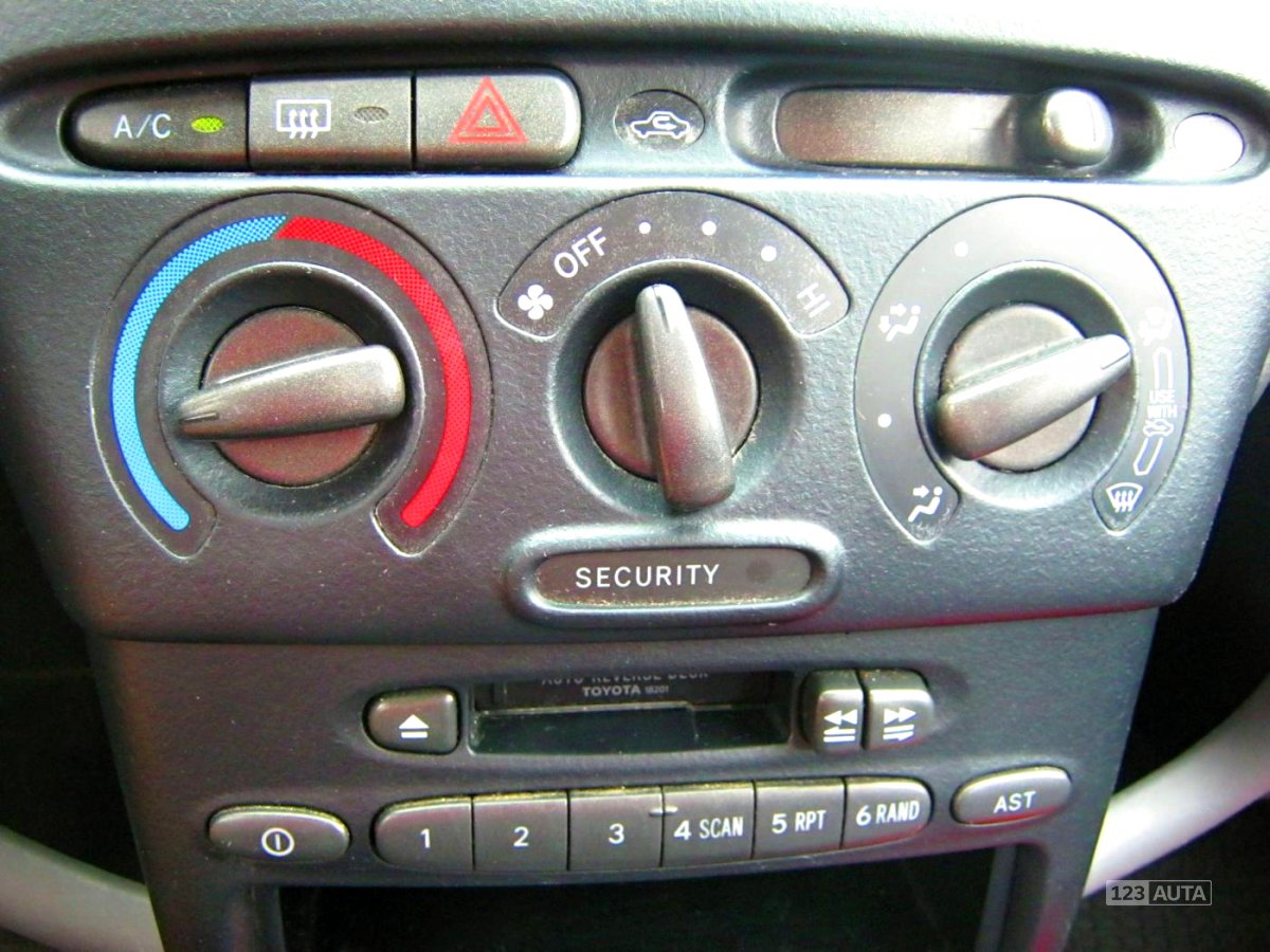 Toyota Yaris, 2000 - pohled č. 27