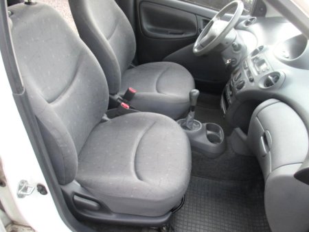 Toyota Yaris, 1999 - pohled č. 13