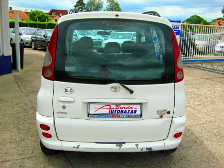 Toyota Yaris, 2000 - pohled č. 8