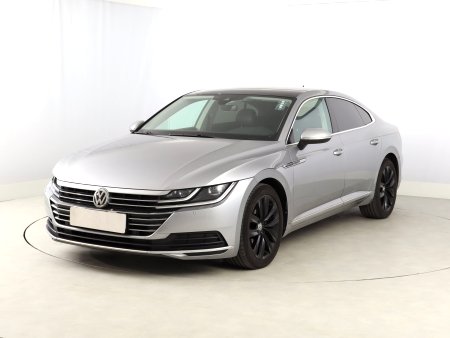 Volkswagen Arteon, 2018 - pohled č. 3