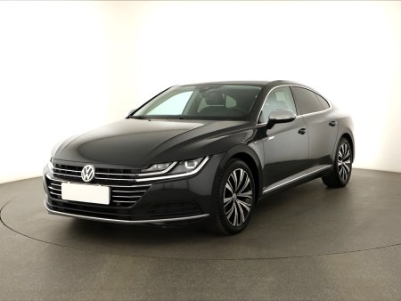 Volkswagen Arteon, 2018 - pohled č. 3