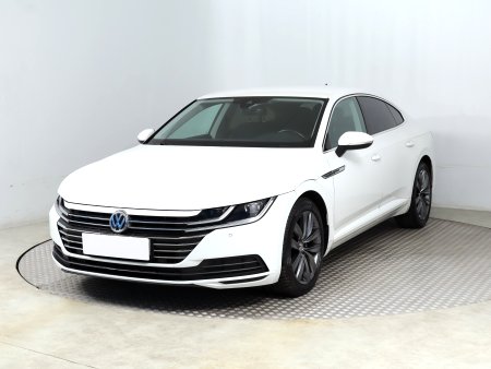 Volkswagen Arteon, 2019 - pohled č. 3