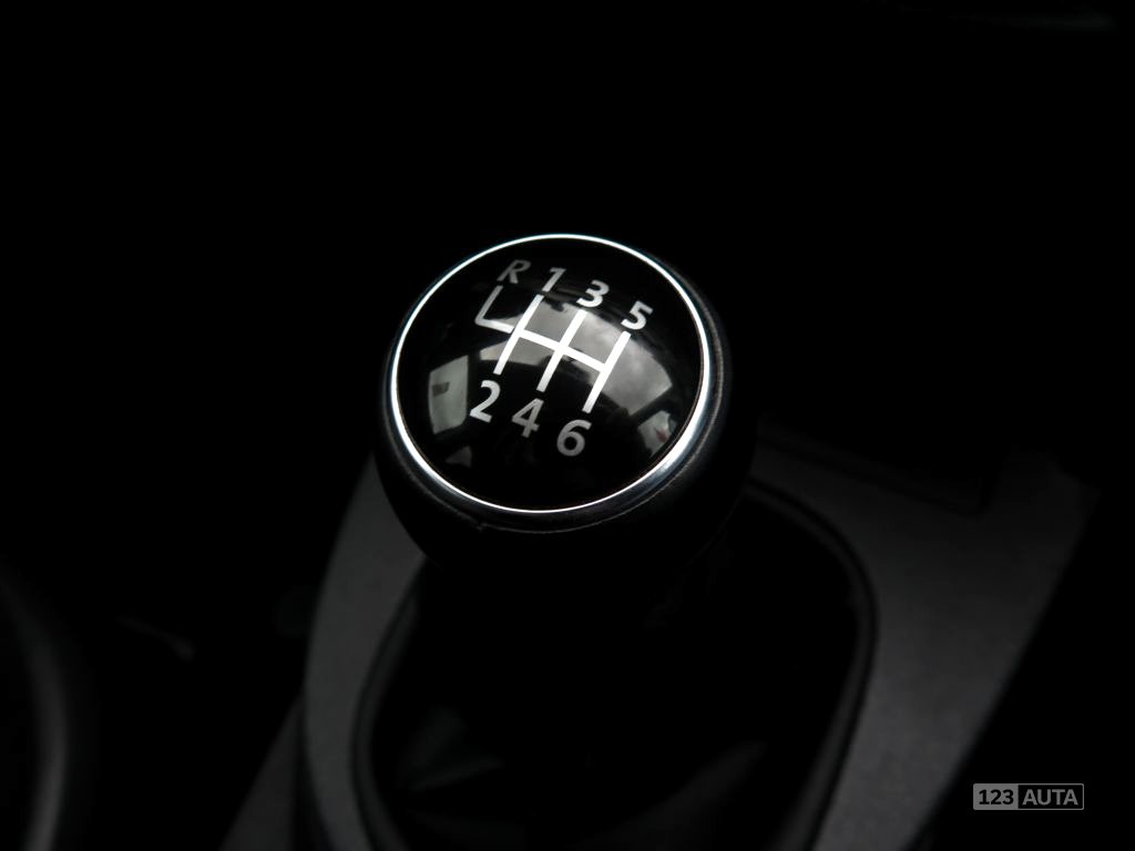 Volkswagen Caddy, 2011 - pohled č. 21