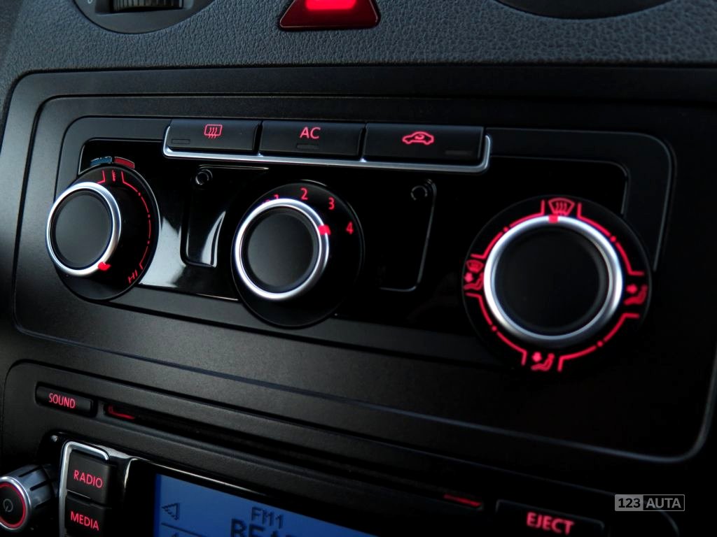 Volkswagen Caddy, 2011 - pohled č. 20